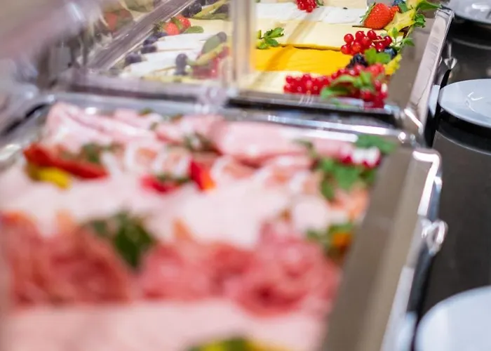 Marienburg Monheim 酒店 4*